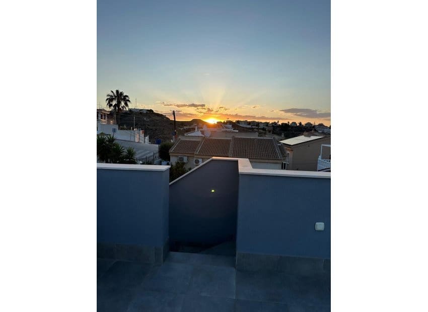 2 bedroom Villa for sale in Ciudad Quesada with pool - € 340,000 (Ref: 9211139)