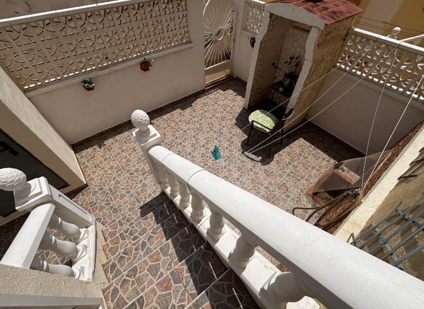 3 slaapkamer Halfvrijstaande villa te koop in Dona Pepa met zwembad - € 249.995 (Ref: 9211142)