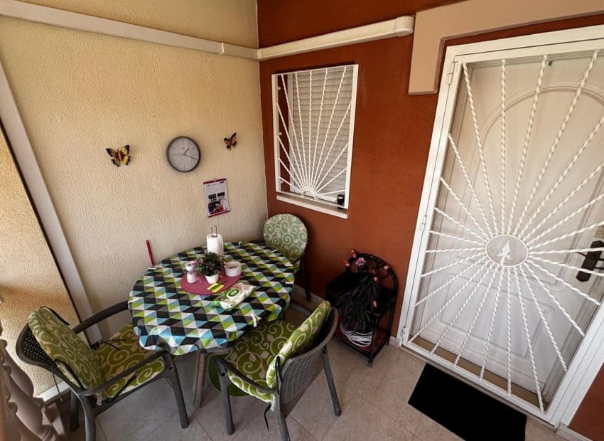 3 slaapkamer Halfvrijstaande villa te koop in Dona Pepa met zwembad - € 249.995 (Ref: 9211142)