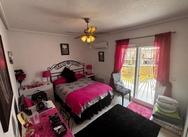 3 quarto Moradia Geminada para venda em Doña Pepa, Rojales com piscina - 249 995 € (Ref: 9211142)