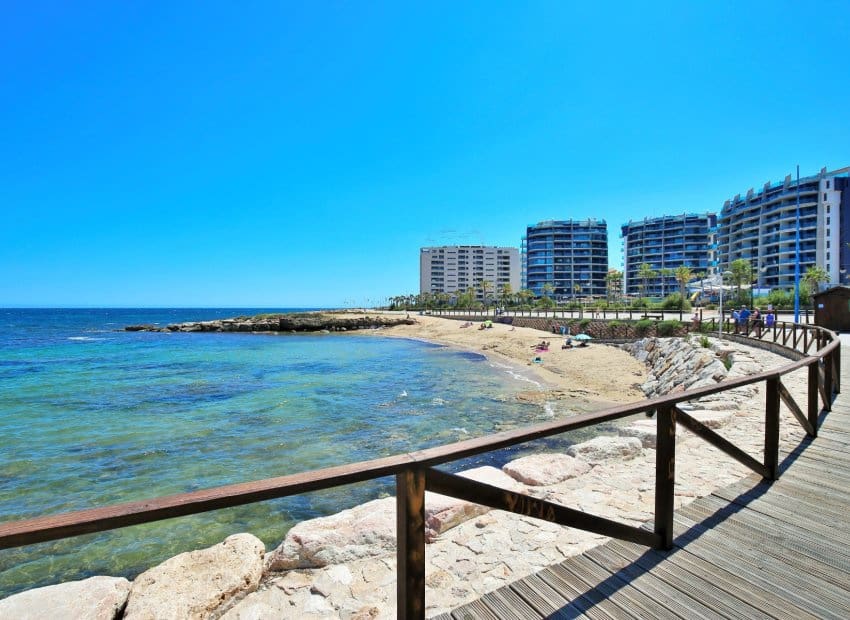 2 sovrum Lägenhet till salu i Punta Prima med pool - 245 000 € (Ref: 9211147)