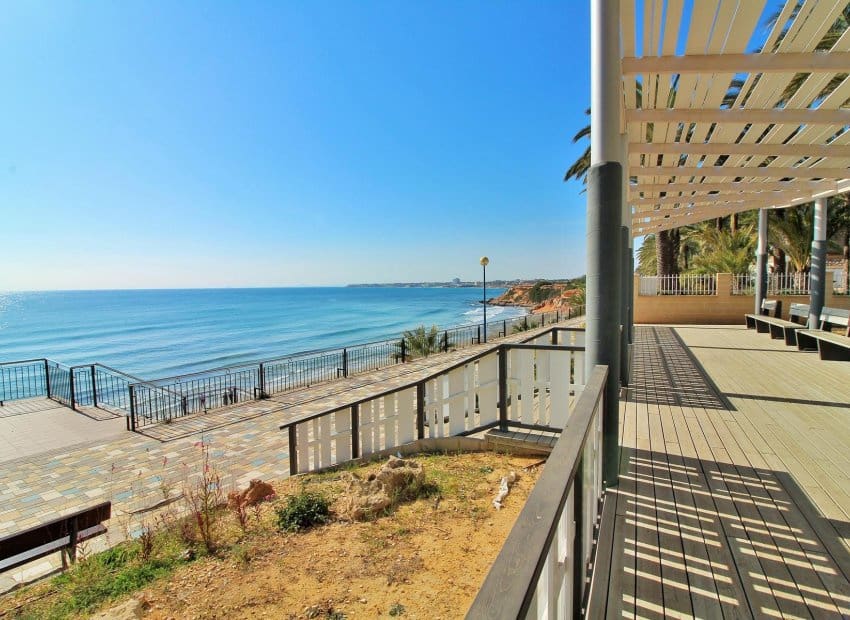 2 sovrum Lägenhet till salu i Punta Prima med pool - 245 000 € (Ref: 9211147)