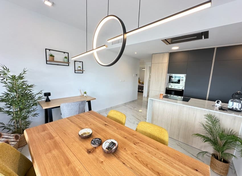 2 makuuhuone Kattohuoneisto myytävänä paikassa Playa Flamenca mukana uima-altaan - 595 000 € (Ref: 9211148)