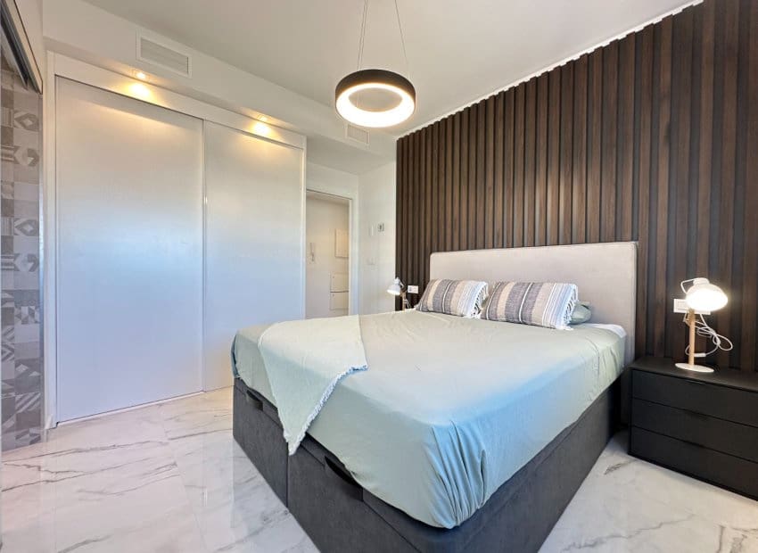 2 makuuhuone Kattohuoneisto myytävänä paikassa Playa Flamenca mukana uima-altaan - 595 000 € (Ref: 9211148)