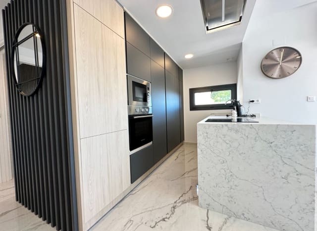 2 slaapkamer Penthouse te koop in Playa Flamenca, Orihuela met zwembad - € 595.000 (Ref: 9211148)