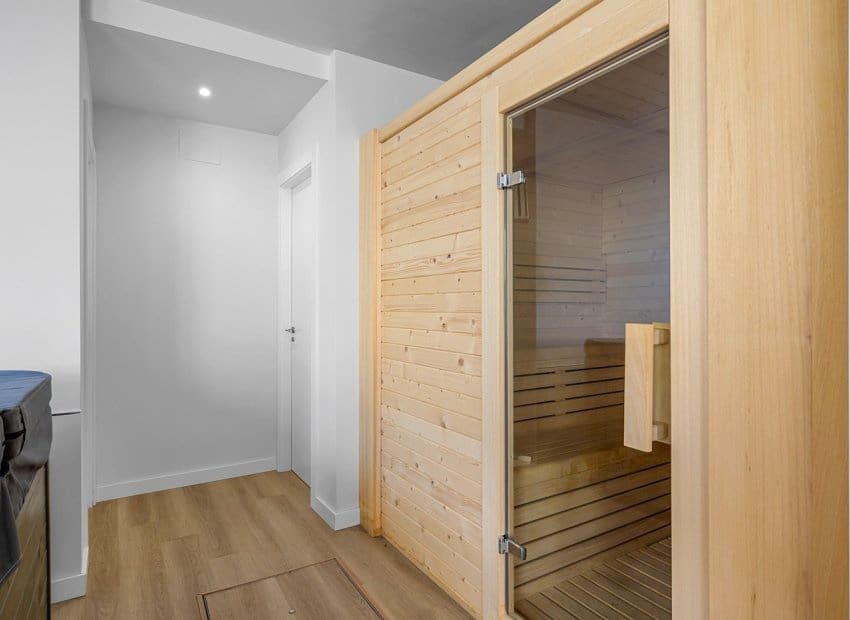 2 makuuhuone Kattohuoneisto myytävänä paikassa Playa Flamenca mukana uima-altaan - 595 000 € (Ref: 9211148)