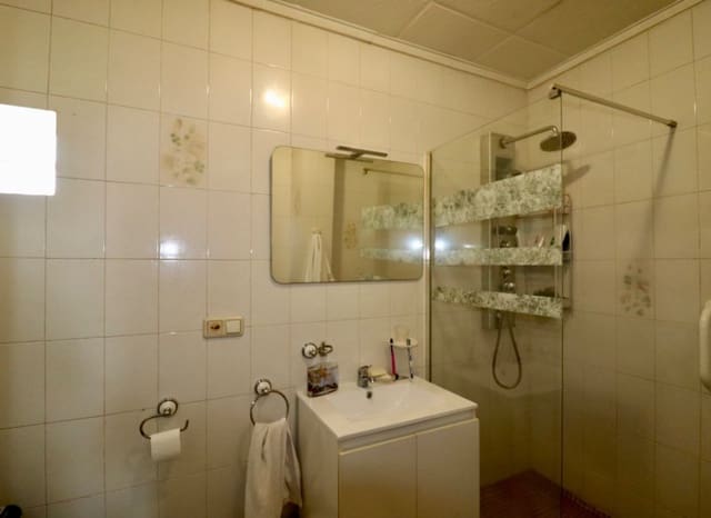 4 makuuhuone Huvila myytävänä paikassa Heredades, Almoradí mukana uima-altaan - 299 950 € (Ref: 9211152)