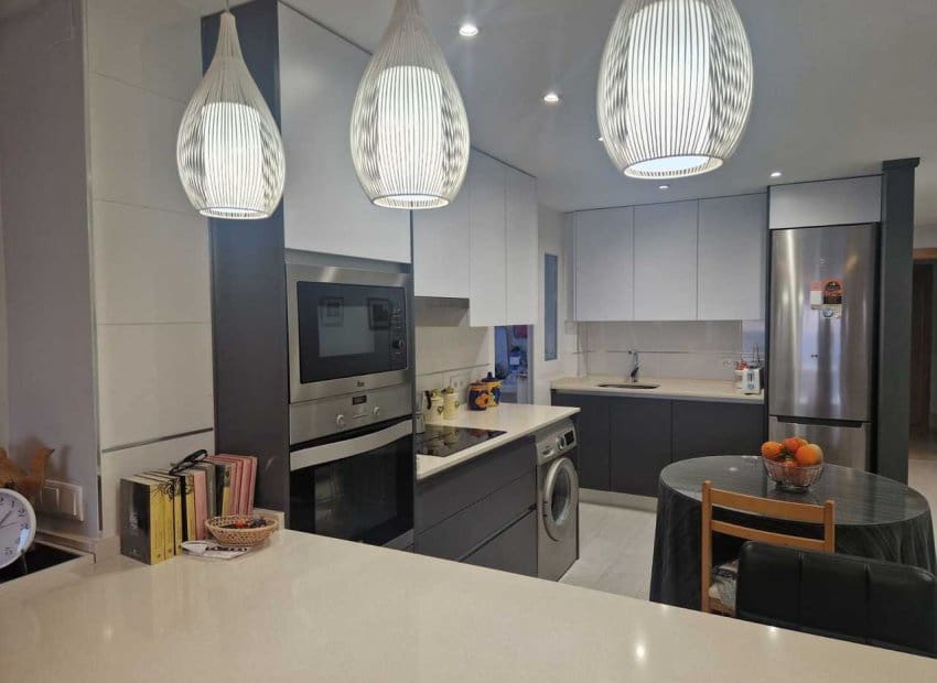 3 camera da letto Appartamento sulla Spiaggia in vendita in Torrevieja - 335.000 € (Rif: 9211162)