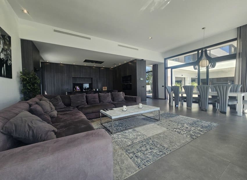 4 bedroom Villa for sale in Cabo Roig with pool - € 4,750,000 (Ref: 9211163)