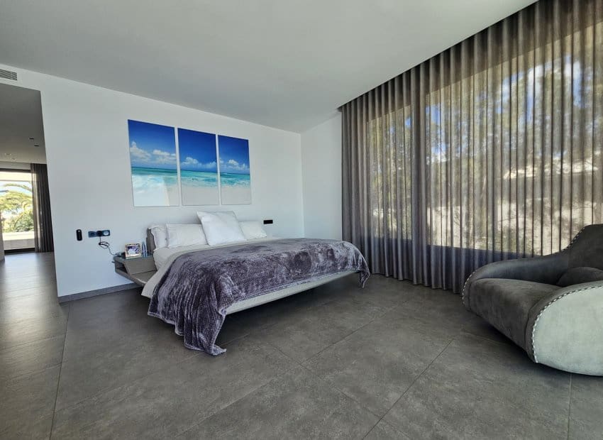 4 bedroom Villa for sale in Cabo Roig with pool - € 4,750,000 (Ref: 9211163)