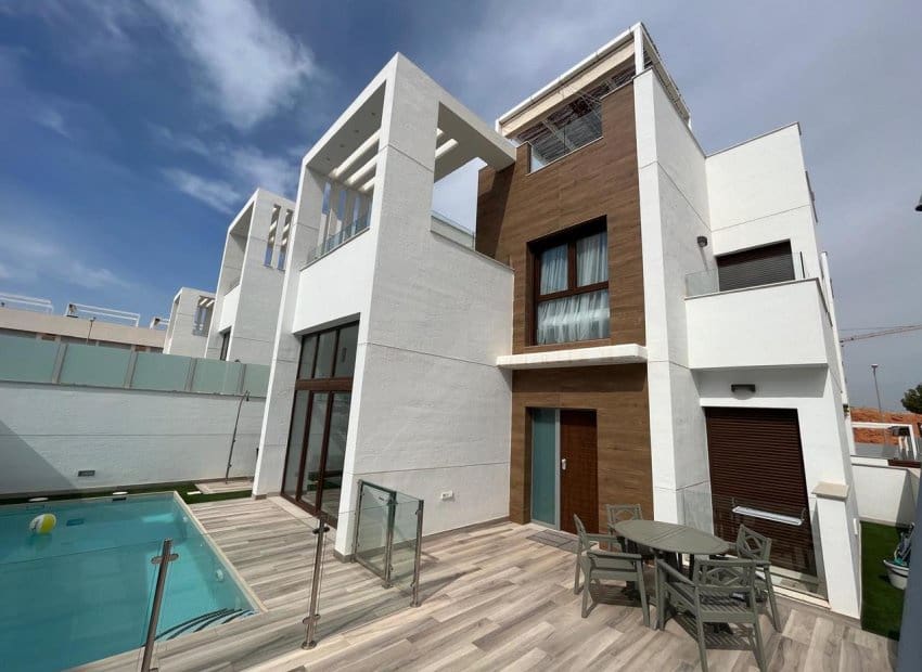 3 quarto Moradia para venda em Los Balcones com piscina - 479 000 € (Ref: 9211164)