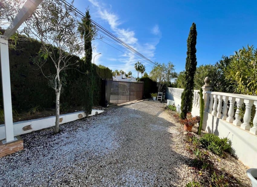 4 camera da letto Villa in vendita in Villamartin con piscina - 810.000 € (Rif: 9211166)