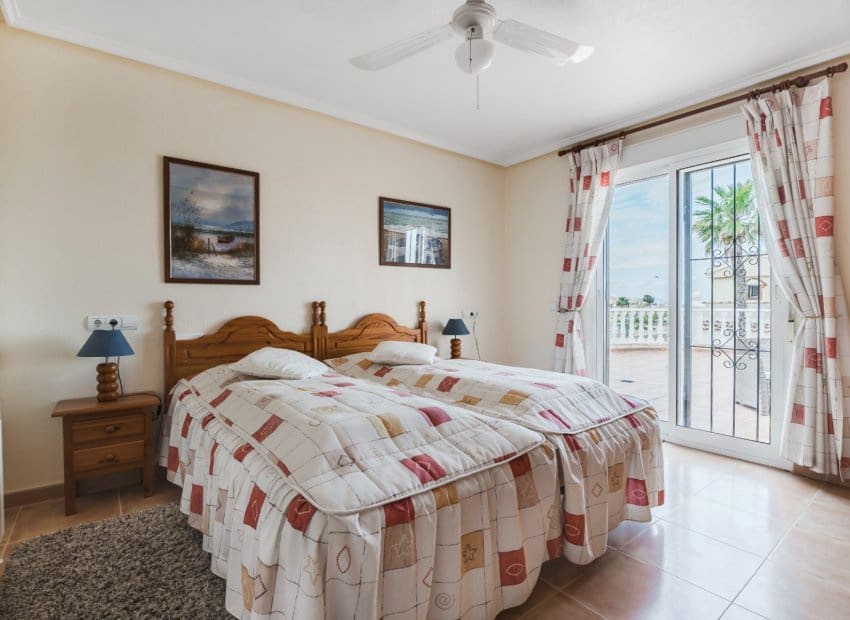 3 quarto Moradia para venda em Gran Alacant com piscina - 525 000 € (Ref: 9211185)