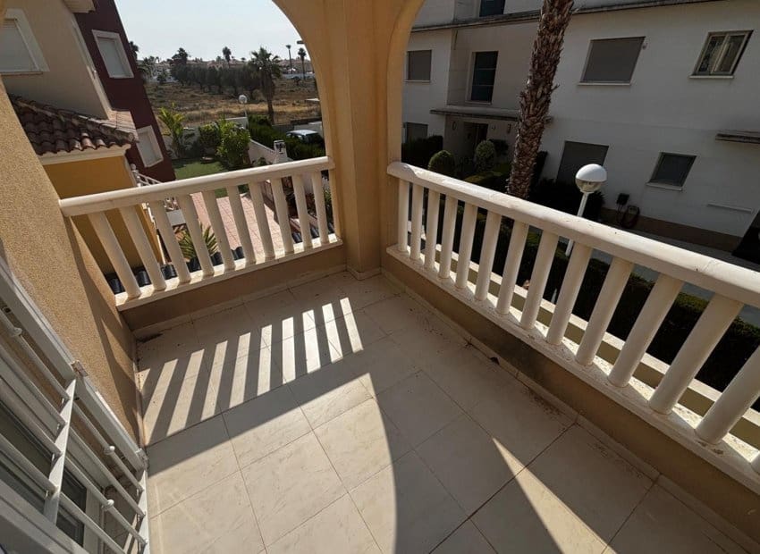 2 soverom Kjedet enebolig til salgs i Ciudad Quesada med svømmebasseng - € 225 000 (Ref: 9211188)