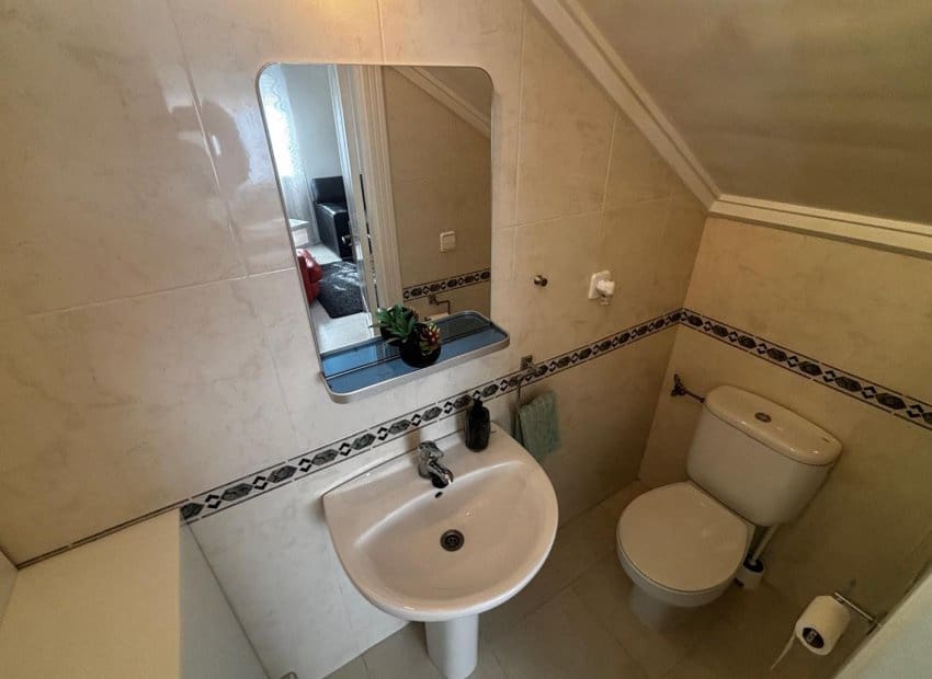 2 soverom Kjedet enebolig til salgs i Ciudad Quesada med svømmebasseng - € 225 000 (Ref: 9211188)