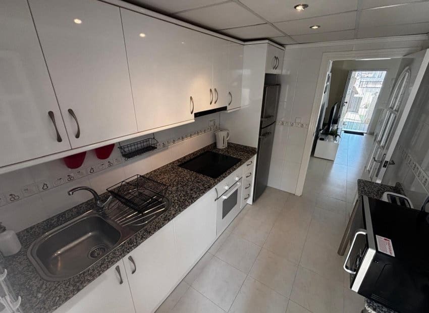 2 soverom Kjedet enebolig til salgs i Ciudad Quesada med svømmebasseng - € 225 000 (Ref: 9211188)