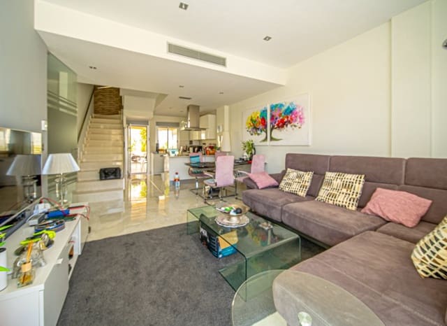 Chalet de 3 habitaciones en Lomas de Cabo Roig - Los Dolses, Orihuela en venta con piscina - 389.000 € (Ref: 9211189)