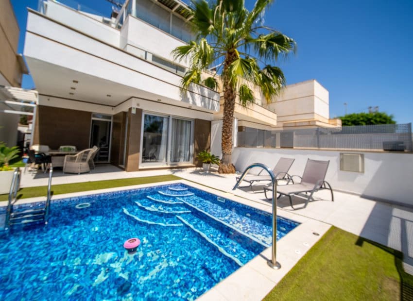 3 camera da letto Villa in vendita in Orihuela Costa con piscina - 389.000 € (Rif: 9211189)