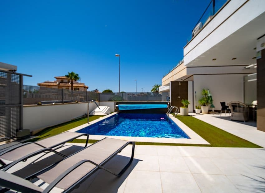 3 camera da letto Villa in vendita in Orihuela Costa con piscina - 389.000 € (Rif: 9211189)