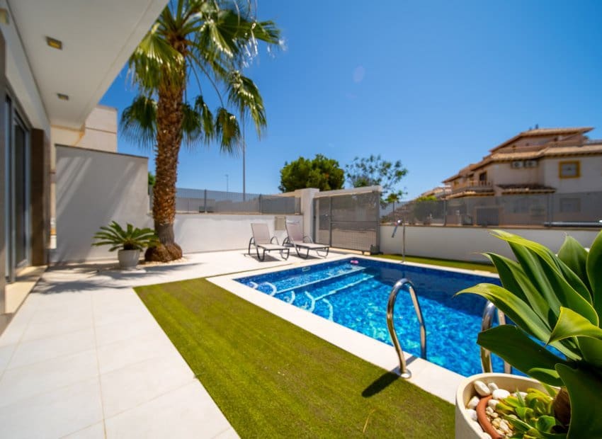 3 camera da letto Villa in vendita in Orihuela Costa con piscina - 389.000 € (Rif: 9211189)