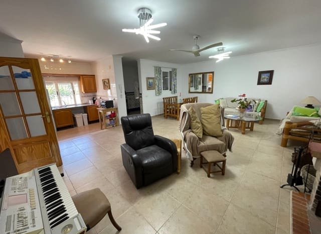 4 chambre Villa/Maison à vendre à Daya Nueva avec piscine - 408 990 € (Ref: 9211193)