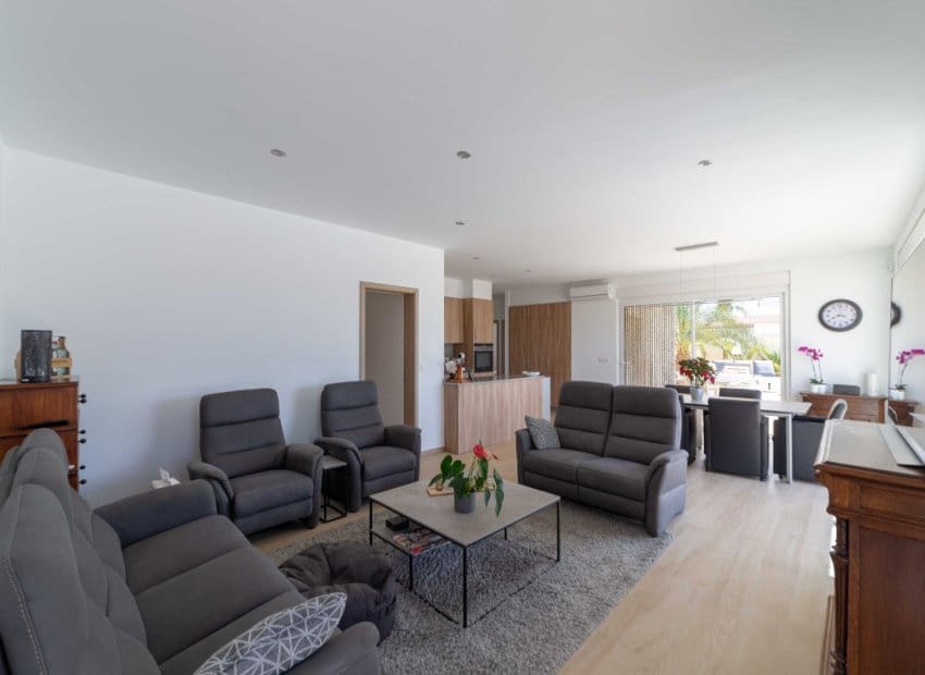 4 chambre Villa/Maison à vendre à Torrevieja avec piscine - 780 000 € (Ref: 9211196)