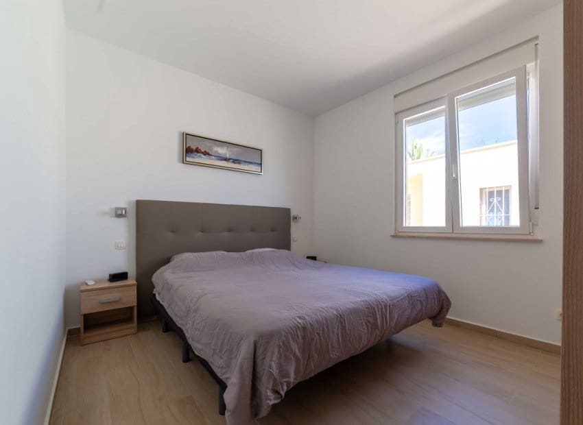 4 chambre Villa/Maison à vendre à Torrevieja avec piscine - 780 000 € (Ref: 9211196)