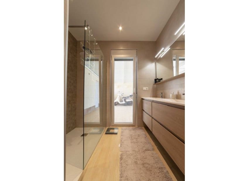 4 chambre Villa/Maison à vendre à Torrevieja avec piscine - 780 000 € (Ref: 9211196)