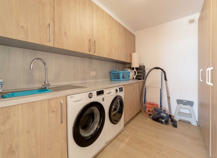 4 chambre Villa/Maison à vendre à Torrevieja avec piscine - 780 000 € (Ref: 9211196)