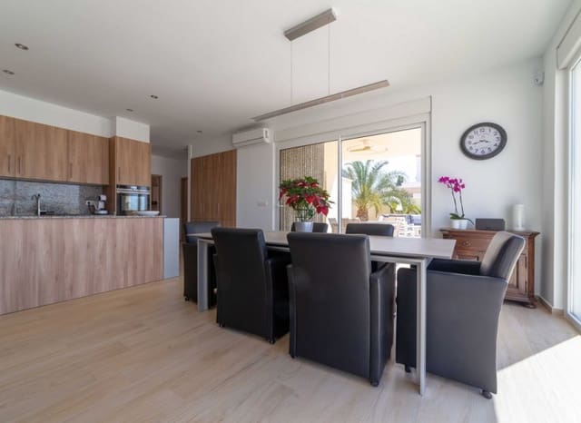 4 chambre Villa/Maison à vendre à El Chaparral - La Siesta - La Torreta, Torrevieja avec piscine - 780 000 € (Ref: 9211196)