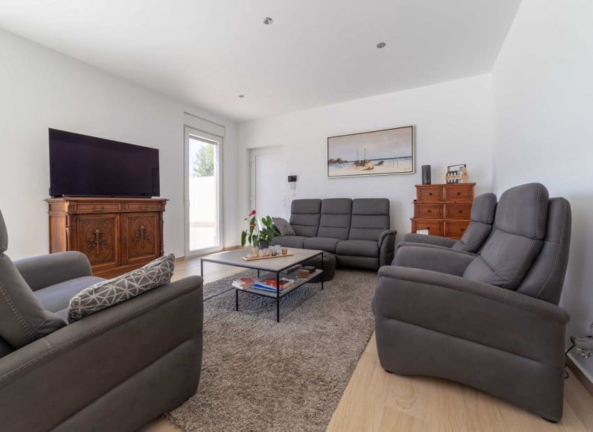 4 chambre Villa/Maison à vendre à Torrevieja avec piscine - 780 000 € (Ref: 9211196)