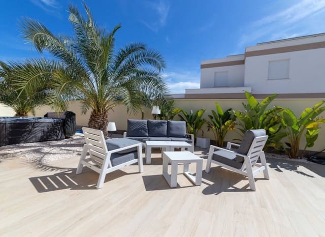 4 chambre Villa/Maison à vendre à El Chaparral - La Siesta - La Torreta, Torrevieja avec piscine - 780 000 € (Ref: 9211196)