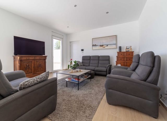 4 chambre Villa/Maison à vendre à El Chaparral - La Siesta - La Torreta, Torrevieja avec piscine - 780 000 € (Ref: 9211196)