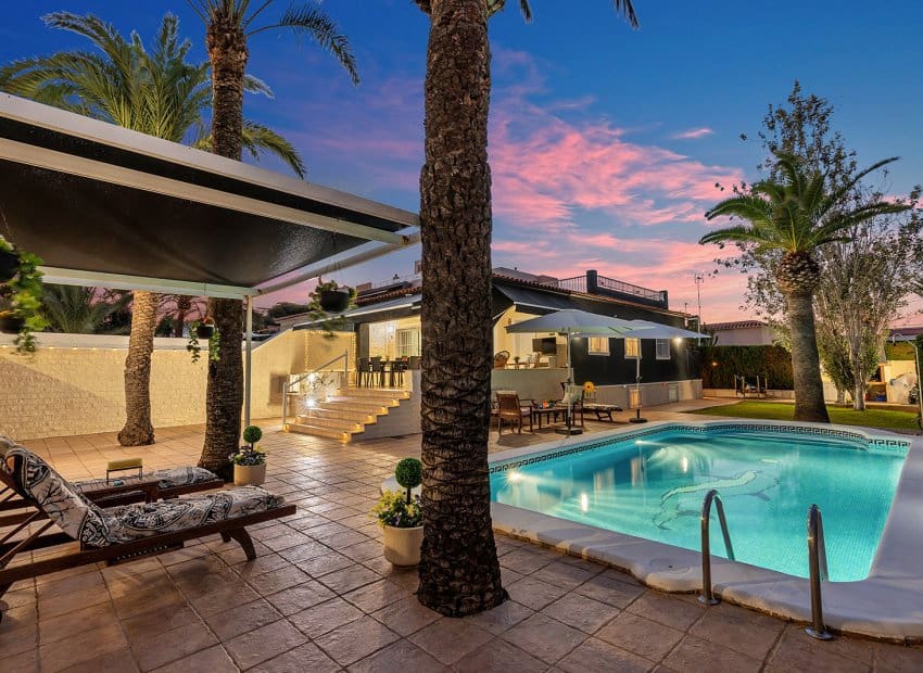 4 quarto Moradia Geminada para venda em Rocio del Mar - 735 000 € (Ref: 9211200)