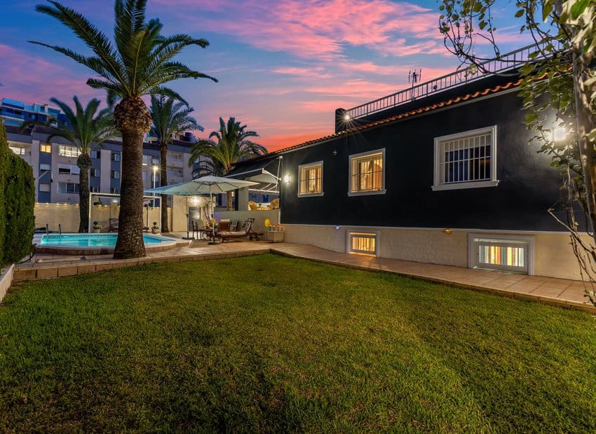 4 quarto Moradia Geminada para venda em Rocio del Mar - 735 000 € (Ref: 9211200)