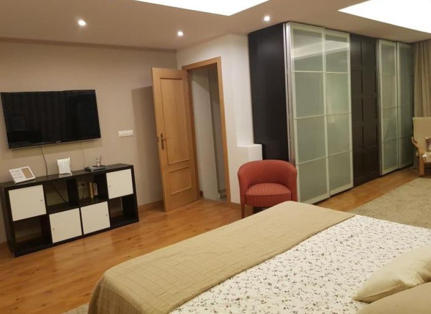 Chalet de 6 habitaciones en Aguas Nuevas en venta con piscina - 549.900 € (Ref: 9211206)