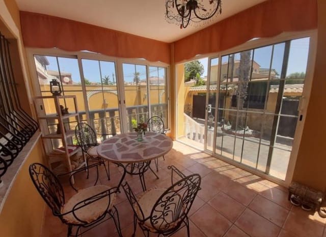 6 makuuhuone Huvila myytävänä paikassa Aguas Nuevas, Torrevieja mukana uima-altaan - 549 900 € (Ref: 9211206)