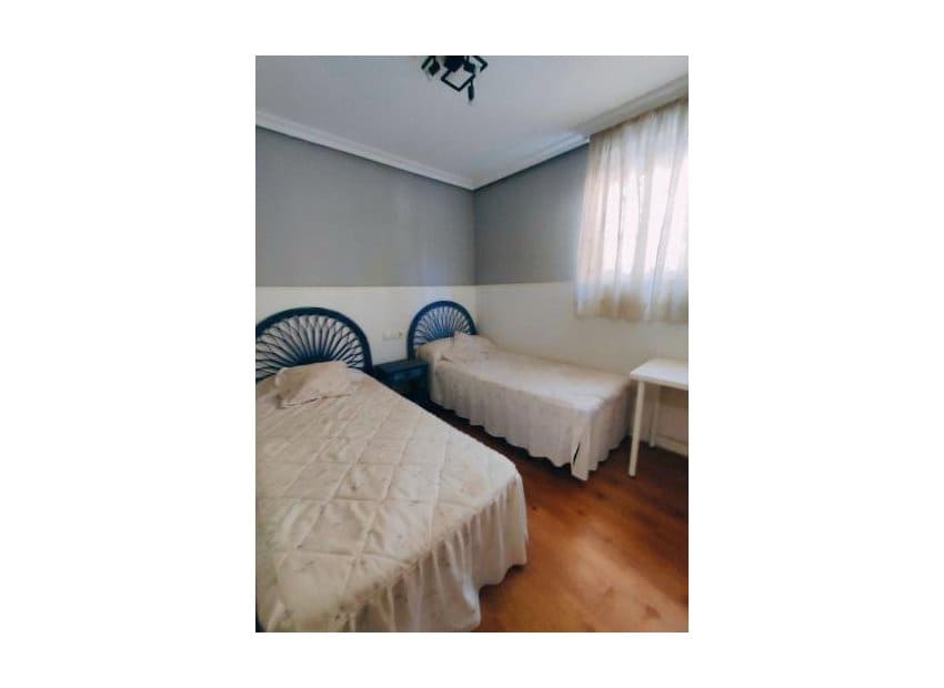 Chalet de 6 habitaciones en Aguas Nuevas en venta con piscina - 549.900 € (Ref: 9211206)