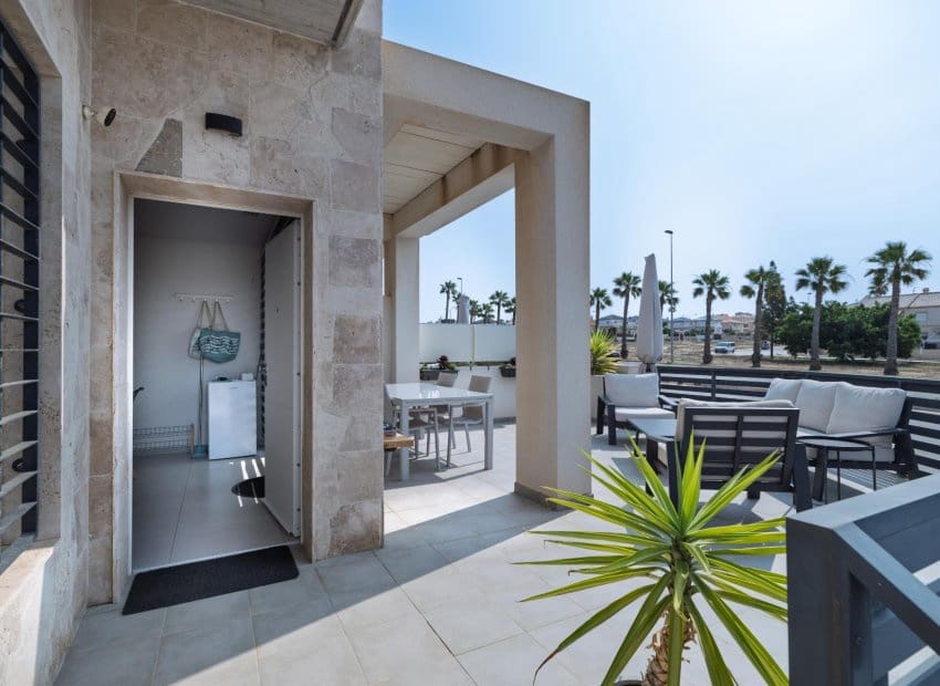 3 bedroom Townhouse for sale in Aguas Nuevas with pool - € 299,900 (Ref: 9211208)