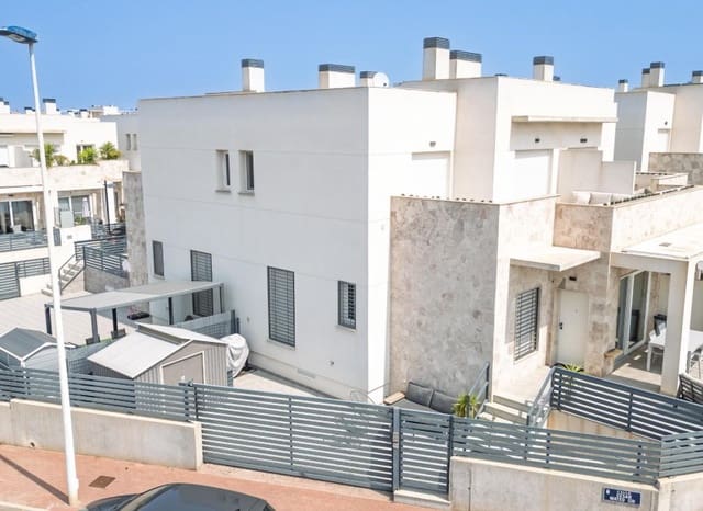 3 bedroom Townhouse for sale in Aguas Nuevas, Torrevieja with pool - € 299,900 (Ref: 9211208)