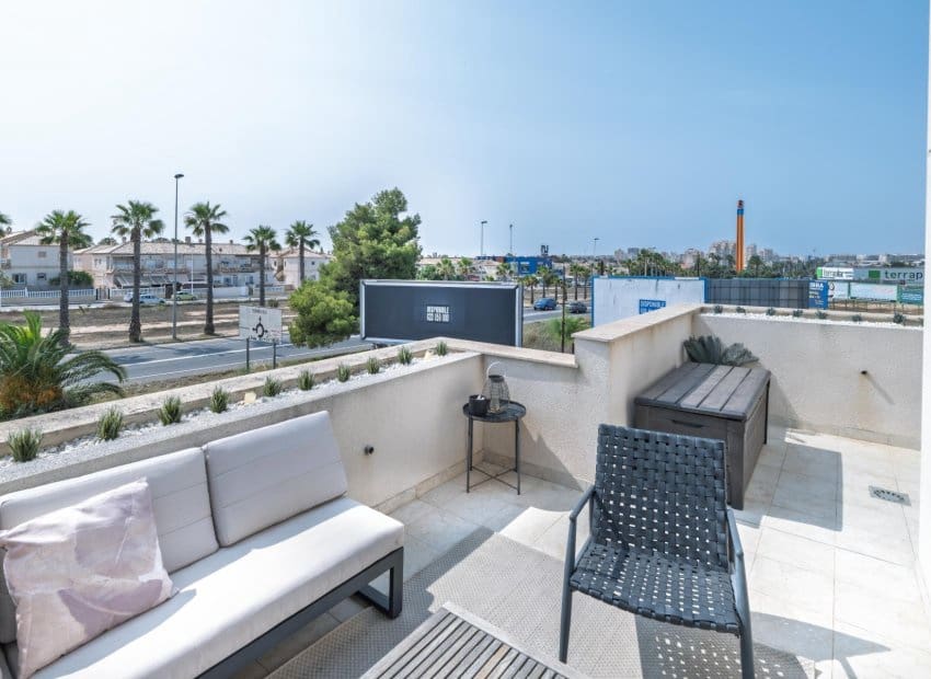 3 bedroom Townhouse for sale in Aguas Nuevas with pool - € 299,900 (Ref: 9211208)