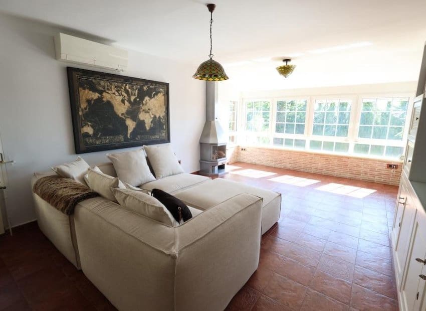 4 bedroom Villa for sale in Villamartin - € 699,000 (Ref: 9211210)