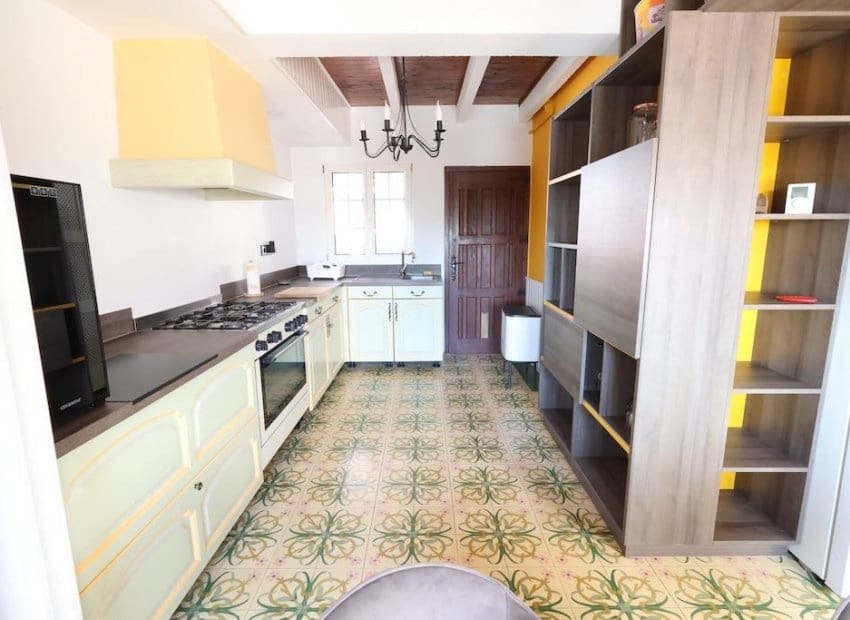 4 bedroom Villa for sale in Villamartin - € 699,000 (Ref: 9211210)