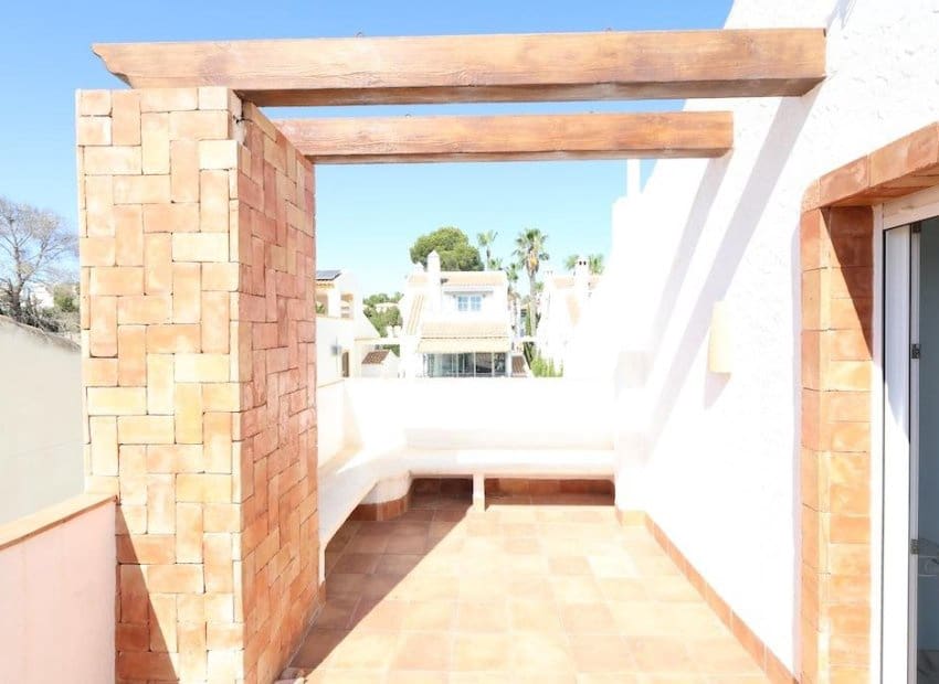 4 bedroom Villa for sale in Villamartin - € 699,000 (Ref: 9211210)