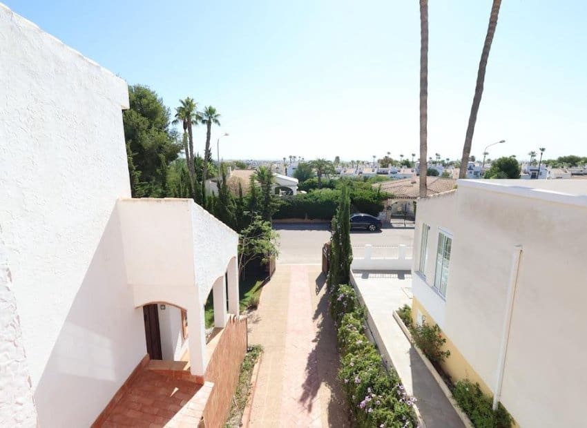 4 bedroom Villa for sale in Villamartin - € 699,000 (Ref: 9211210)