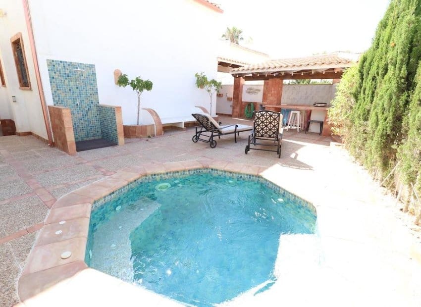 4 bedroom Villa for sale in Villamartin - € 699,000 (Ref: 9211210)