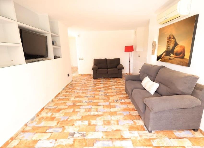 4 bedroom Villa for sale in Villamartin - € 699,000 (Ref: 9211210)