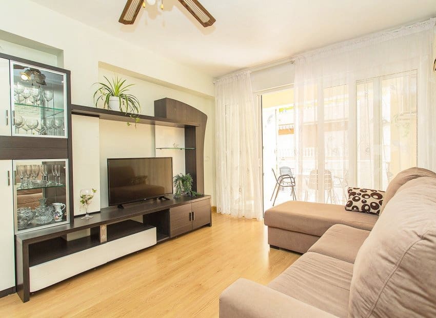 3 quarto Apartamento de Praia para venda em Torrevieja - 200 000 € (Ref: 9211213)