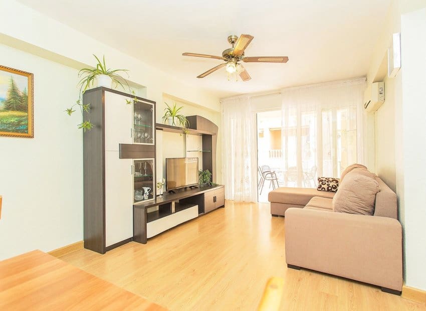 3 quarto Apartamento de Praia para venda em Torrevieja - 200 000 € (Ref: 9211213)