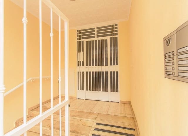 3 quarto Apartamento de Praia para venda em Avenida Habaneras - Curva de Palangre, Torrevieja - 200 000 € (Ref: 9211213)